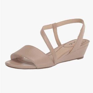 LifeStride Beige Wedge Sandals